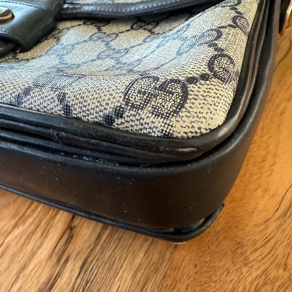 Gucci Authentic Vintage Medium GG Supreme Messenger Bag - Picture 6 of 15
